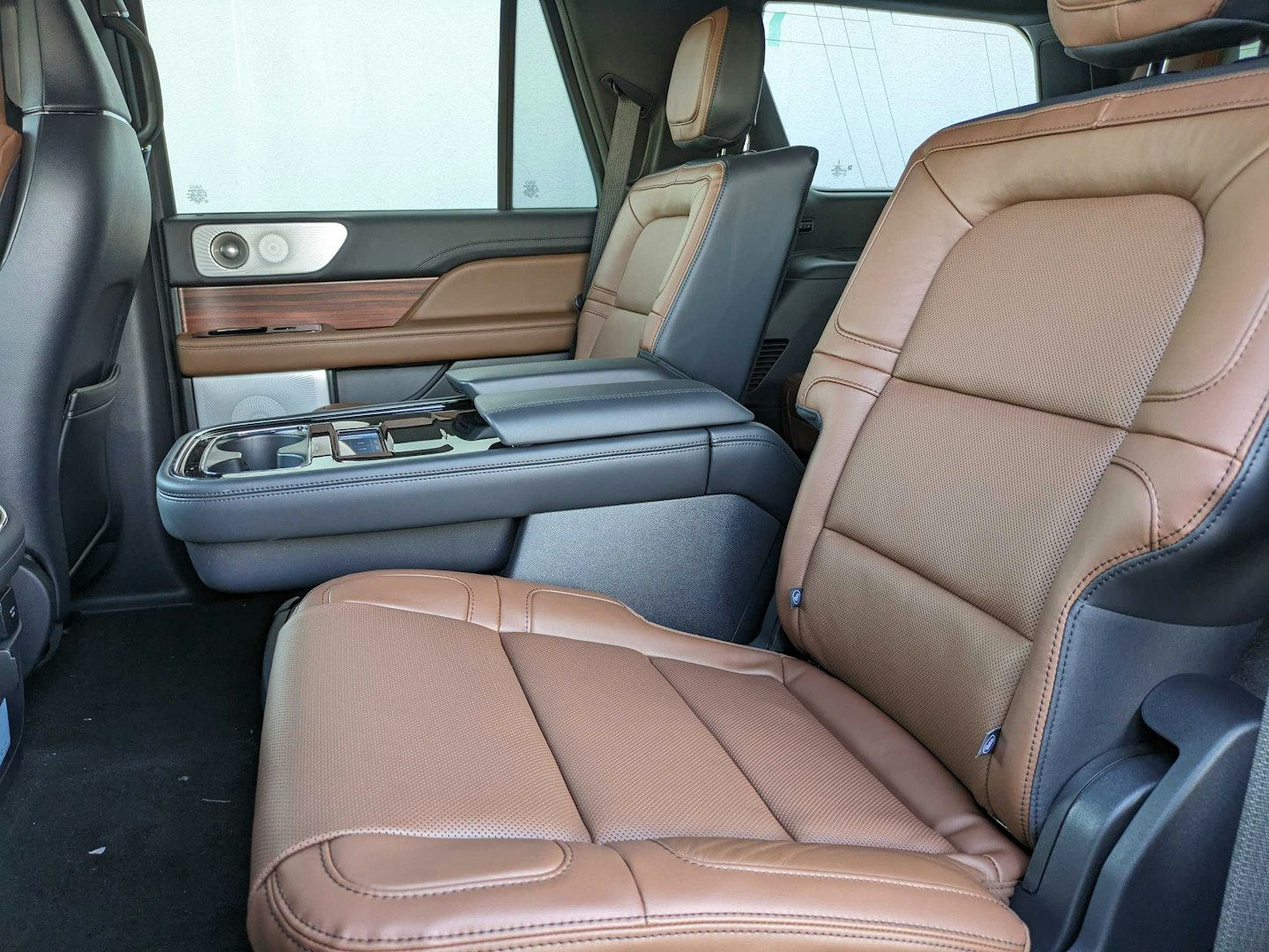 New 2024 Lincoln Navigator Reserve in Van Nuys, CA 5LMJJ2LG1REL06123